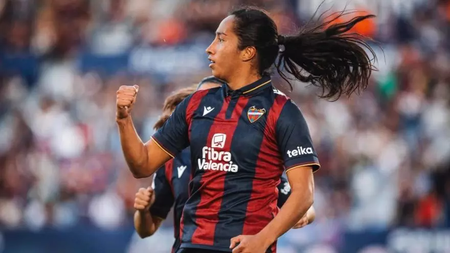 Sonia Bompastor, maravillada con su Chelsea: "Trabajamos duro para que las cosas se vuelvan fáciles"