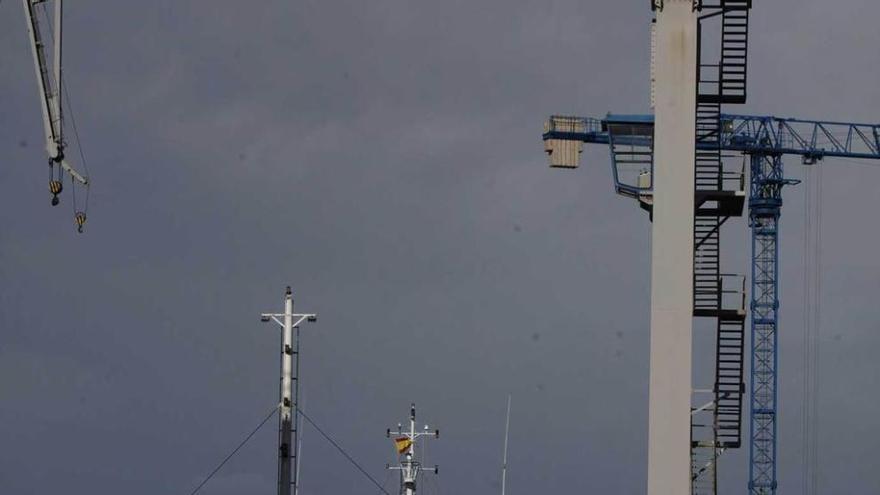 El &quot;Iván&quot;, en el dique seco de Armón Gijón.