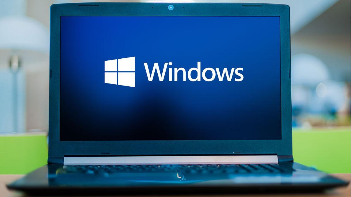 Un ordenador con el logo de Windows, de Microsoft