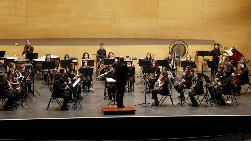 La Coral Polifónica, la Banda Xuvenil y la de Salcedo festejan a Santa Cecilia