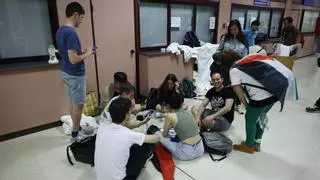 La acampada por Palestina en la Universidad del Zaragoza se traslada de Interfacultades al exterior