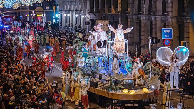 La magia de los Reyes de Oriente por las calles de Barcelona