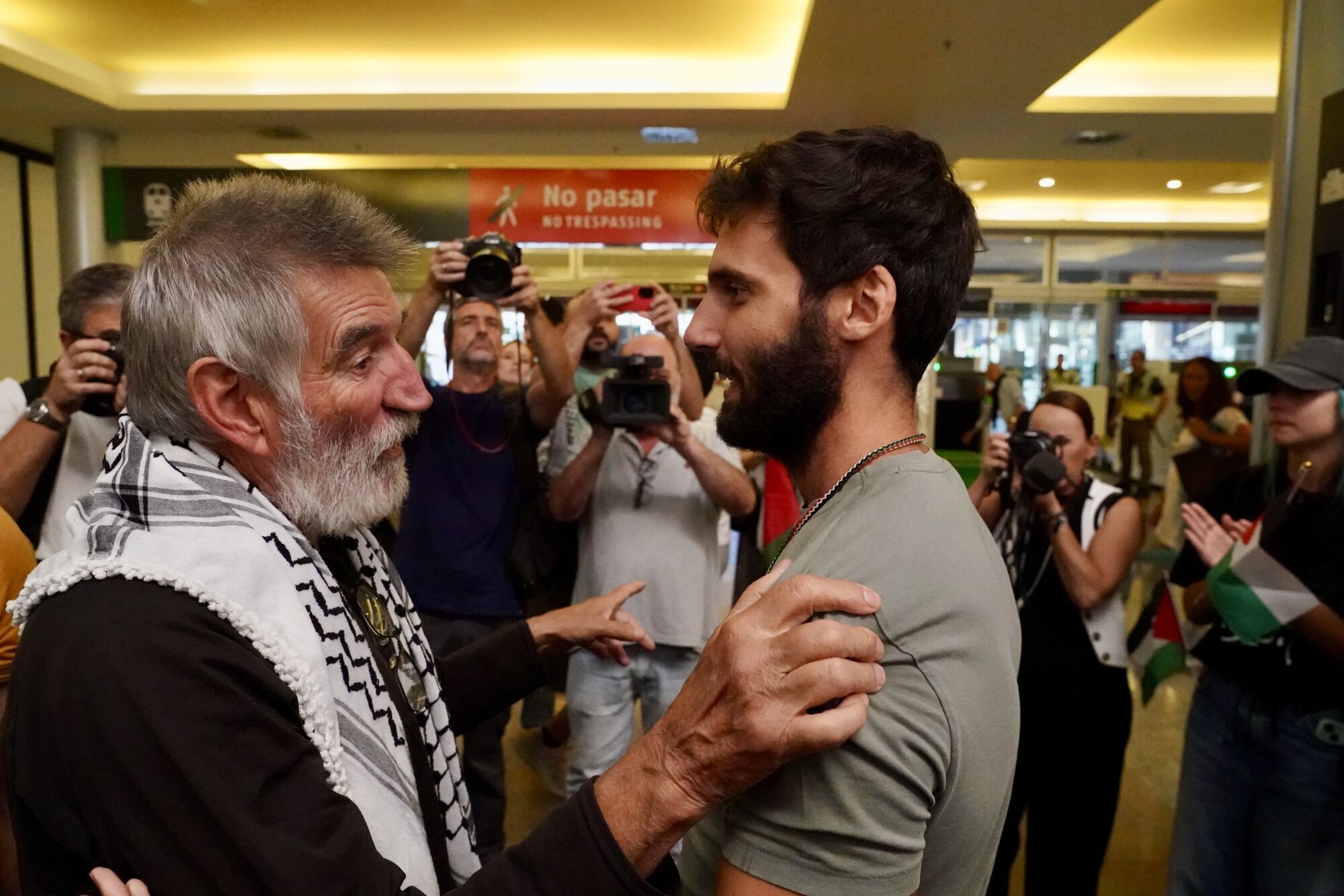 Los malagueños de la flotilla retenidos por Israel vuelven a casa