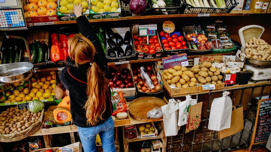 Las ventas del comercio minorista crecen un 12,2% en Canarias en marzo