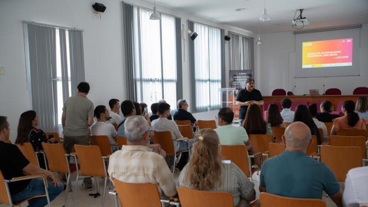 Inicio del programa 100kairós en Casar de Cáceres.