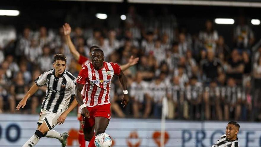 Almería y Castellón empatan 1-1 en Castalia en la otra eliminatoria del play off