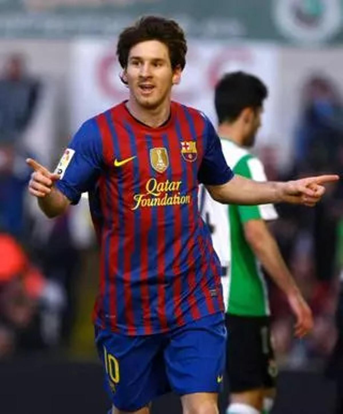 Leo Messi celebra un doblete en Santander.