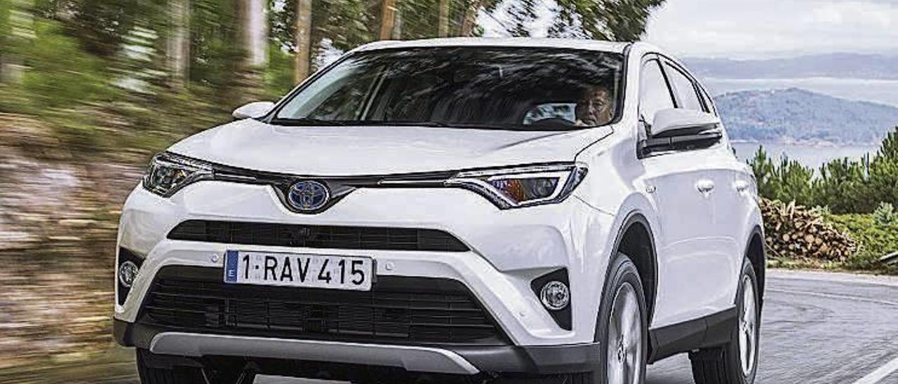 El Toyota Rav4 hybrid comenzará a comercializarse en abril. // FdV