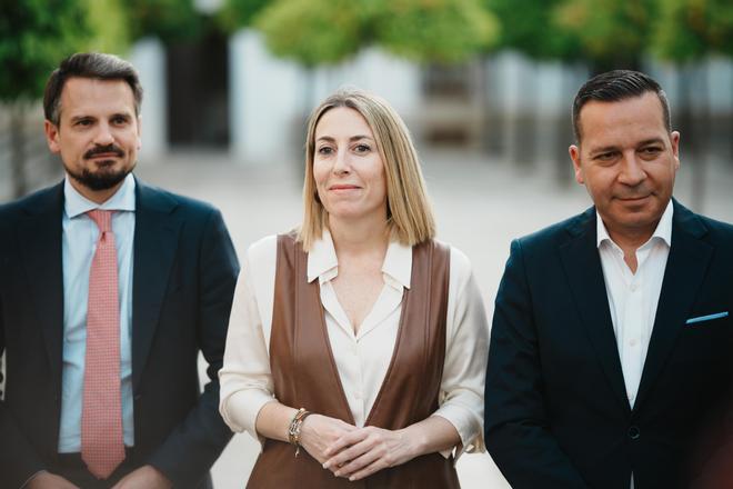 Fotogalería | Acuerdo PP-Vox para investir a María Guardiola presidenta de Extremadura