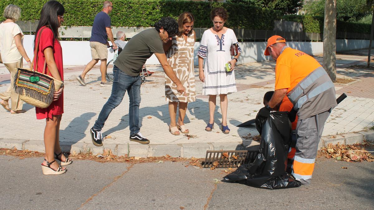 Trabajos de adecuación de las alcantarillas en Benicàssim.