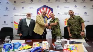 La Universidad de Córdoba entrega material escolar a la Brigada Guzmán el Bueno X para su próxima misión al Líbano