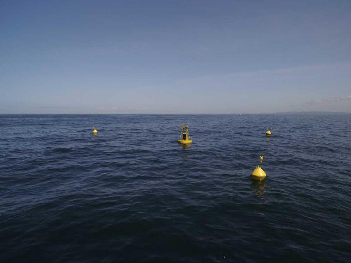 La boya viguesa "Gelula", ya a prueba en Punta Langosteira La boya viguesa "Gelula", ya a prueba en Punta Langosteira