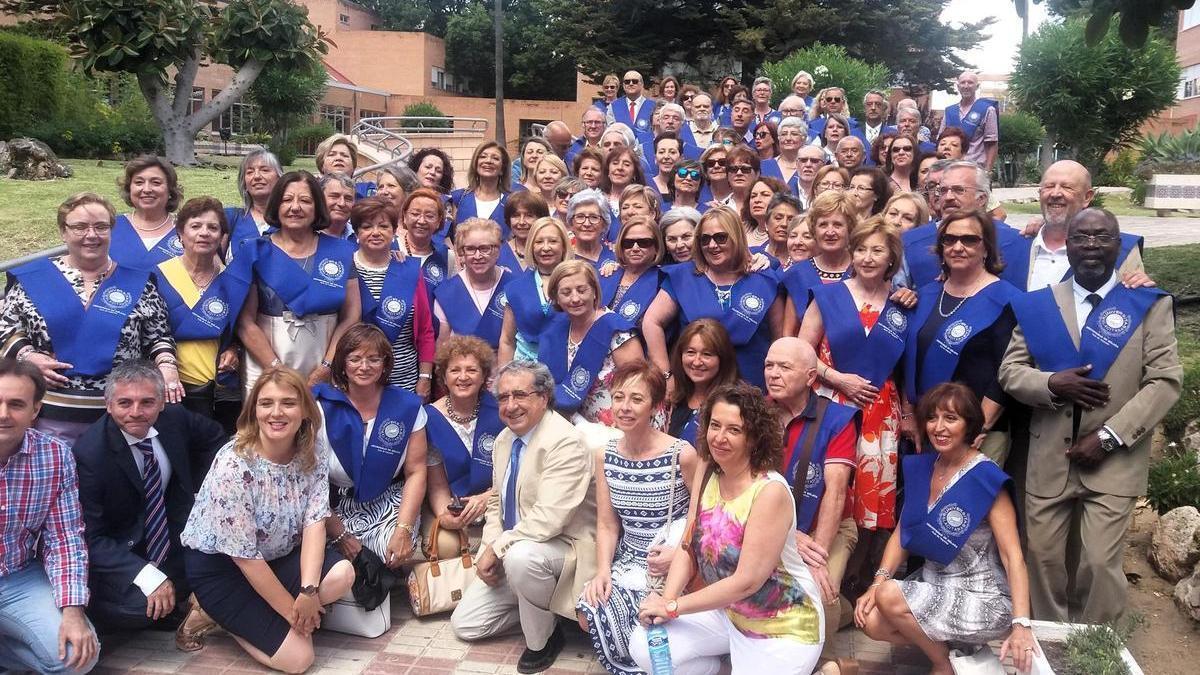 Celebración del fin de curso de mayores de 55 años en la Universidad.