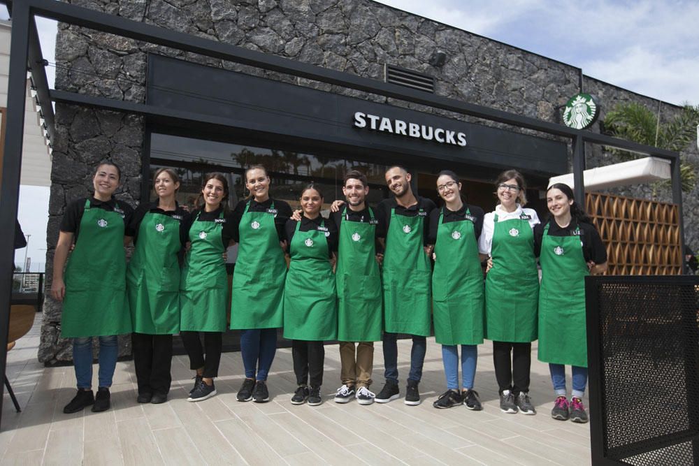 Starbucks inaugura su primera tienda en Tenerife, en el Siam Mall