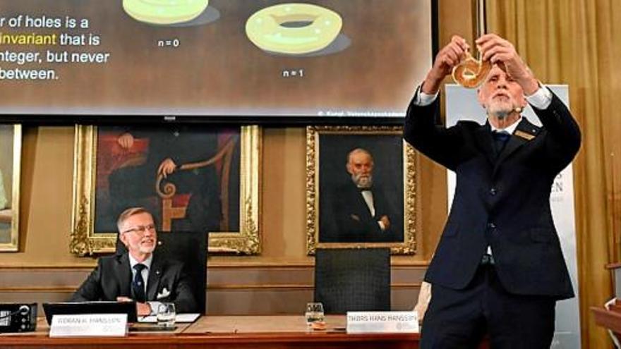 Hansson, de l&#039;Acadèmia de Ciències, explica el descobriment dels Nobel de física