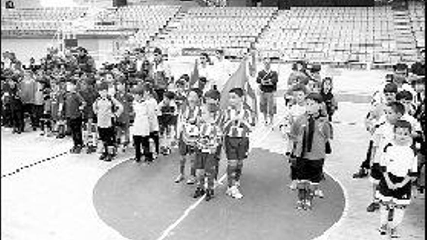 Los participantes del torneo, durante la entrega de medallas.