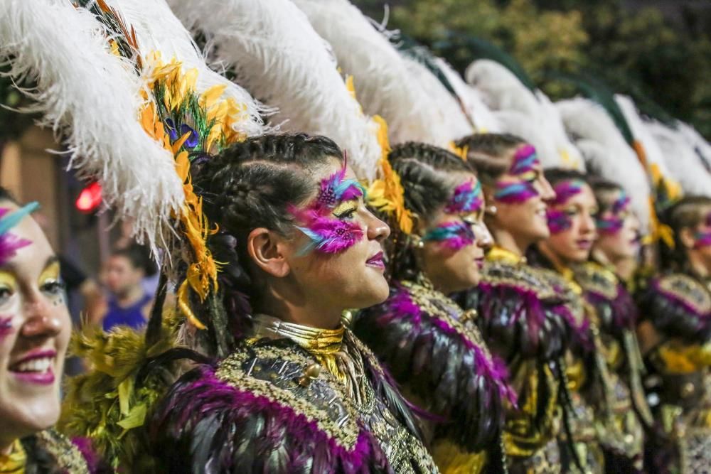 Los Moros y Cristianos toman las calles de Callosa