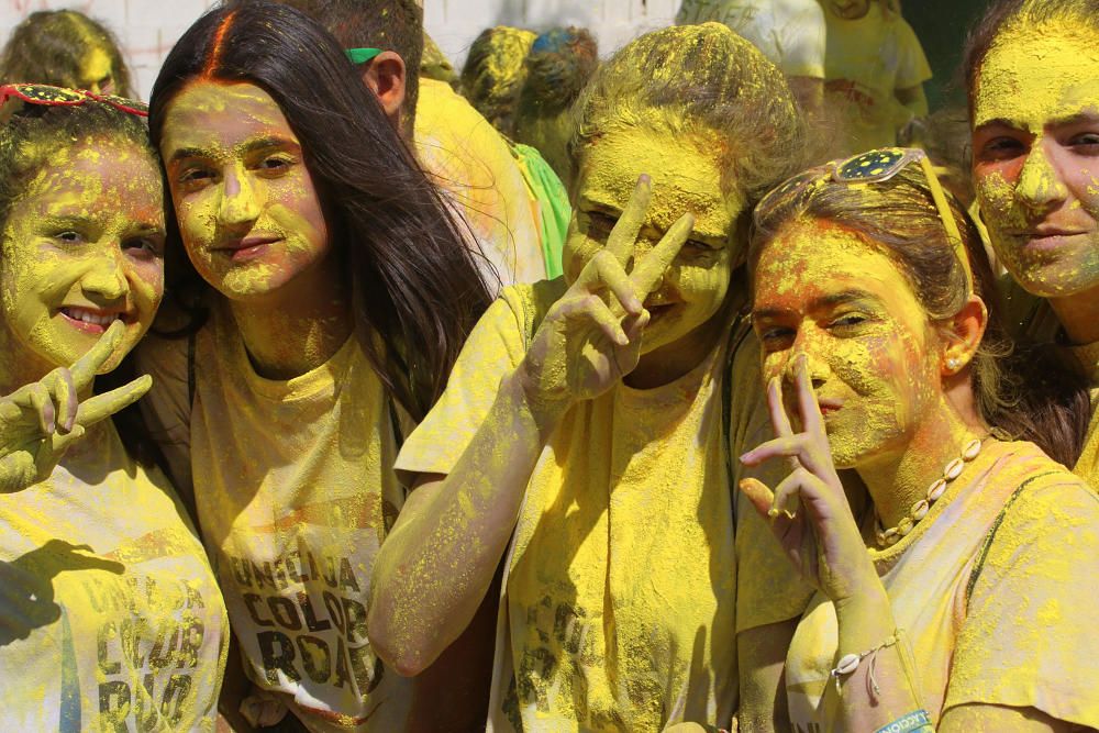 La colorida carrera organizada por Unicaja volvió a concentrar un ambiente joven y festivo en el entorno del estadio Ciudad de Málaga