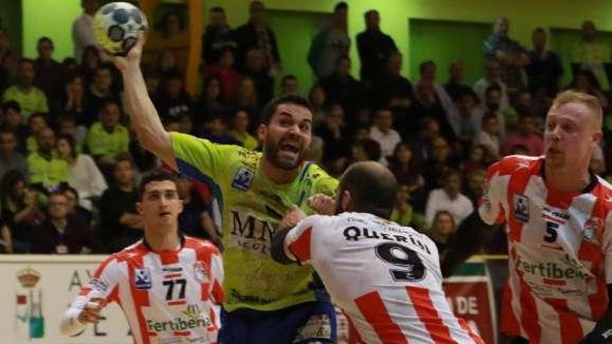 Octavio, en el duelo de la temporada pasada ante P. Sagunto.