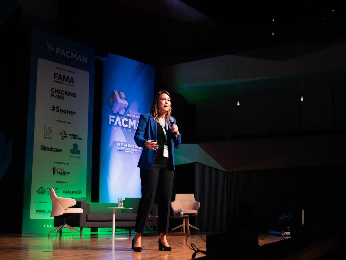Ángela García, FAMA General Manager, durante su ponencia en FACMAN México 2023.