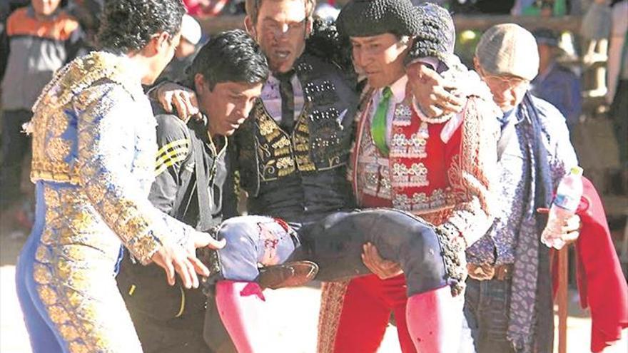 El torero castellonense Paco Ramos, herido de gravedad por una cornada en Perú