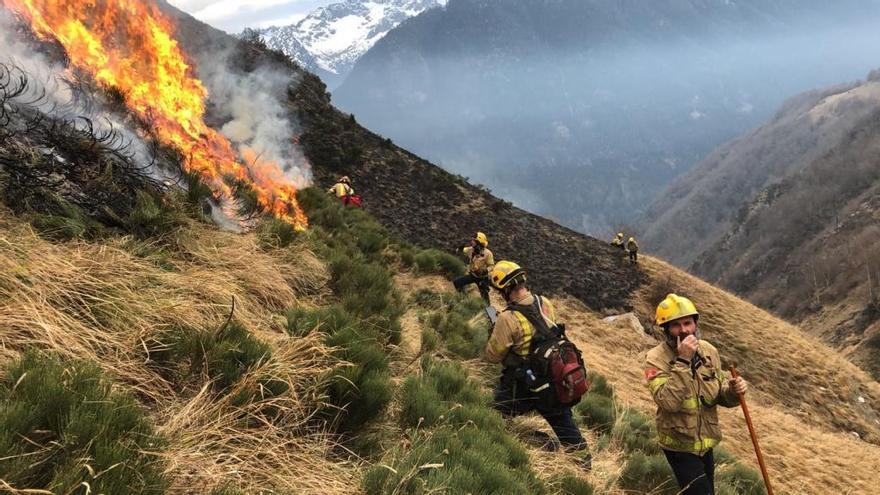 Els Bombers de la Generalitat alerten que el risc d&#039;incendi forestal continua molt alt