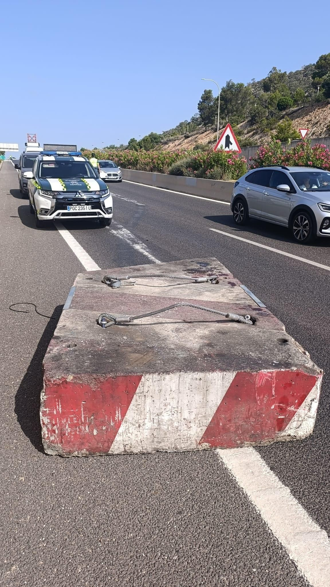 Cae un bloque de una tonelada de hormigón en el túnel de Santa Ponça en la carretera de Andratx