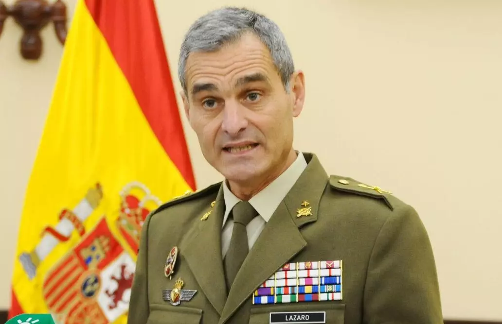 El general Aroldo Lázaro, condecorado con la Gran Cruz al Mérito Militar por su labor al frente de la misión en Líbano