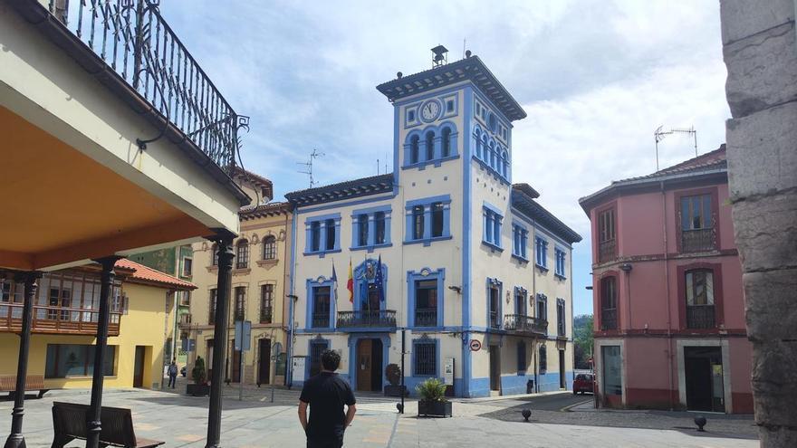 Casi 200 aspirantes para una bolsa de empleo de conserje en el Ayuntamiento de Grado, que habilitará el polideportivo municipal para el primer examen