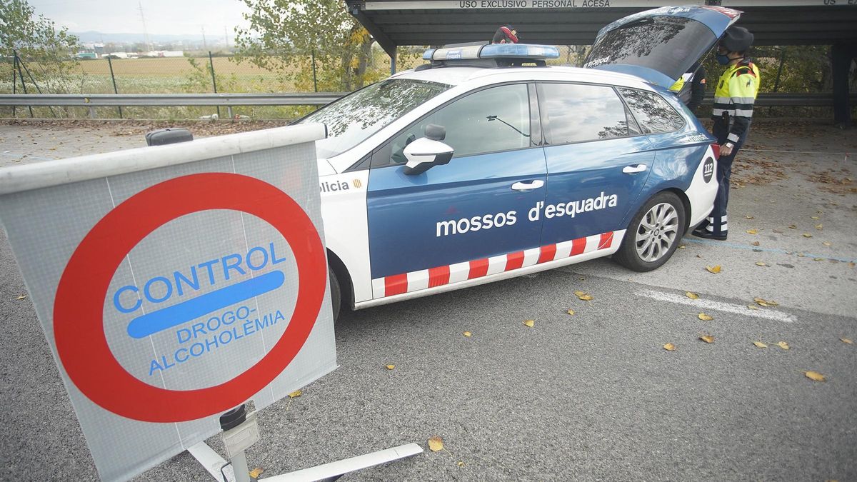 Un control de de drogues i alcoholèmia delsMossos d’d’Esquadra de Trànsit Salt, en una imatge d’arxiu.