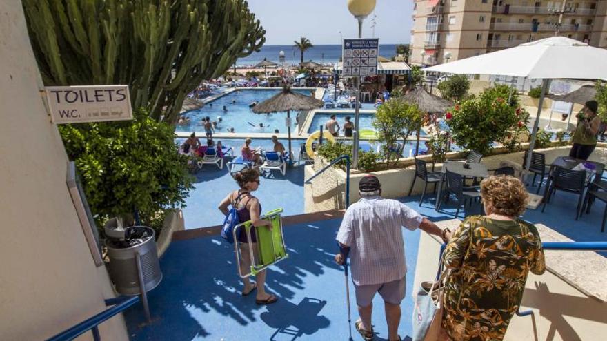 Turistas en un hotel de Benidorm.