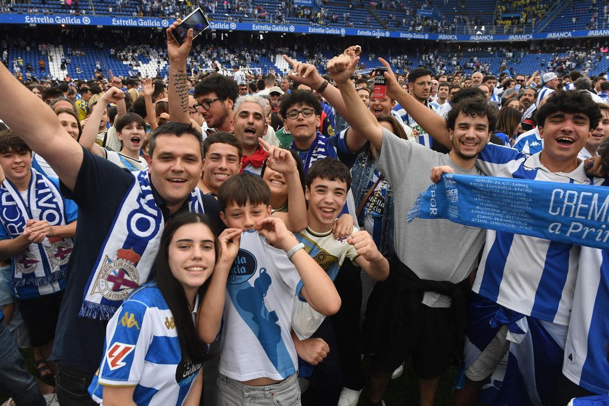 La fiesta lo inundó todo en Riazor, el fútbol era de lo menos