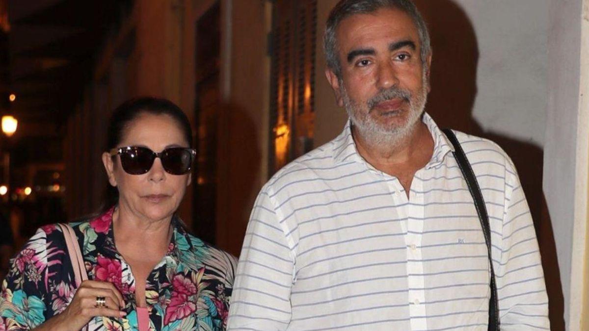 Isabel Pantoja con su hermano Agustín