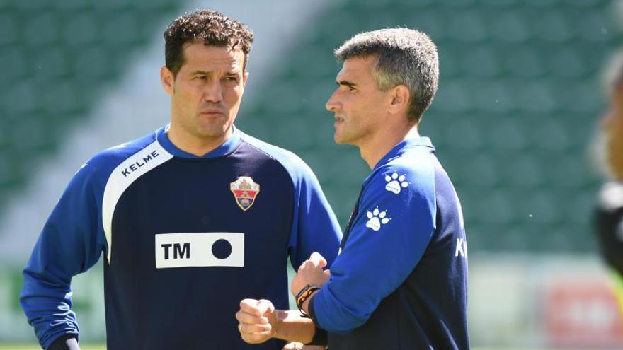 Luis Casas, junto a Vicente Parras, durante un entrenamiento