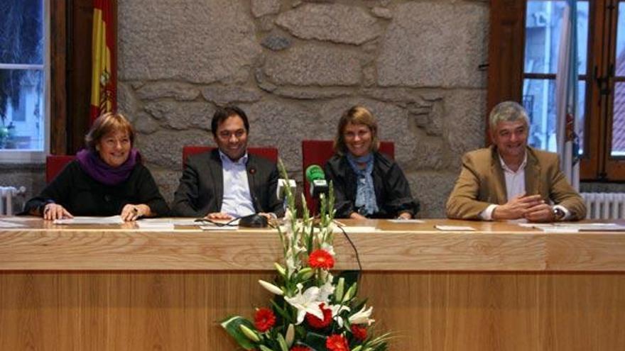 Maite Isla, Salvador González, Nava Castro y González Carrera, ayer.