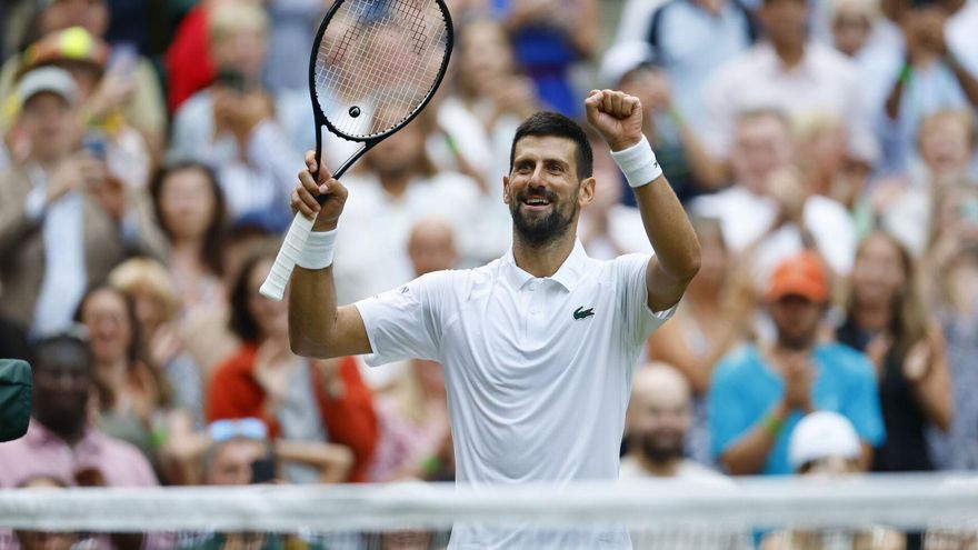 Djokovic celebra su triunfo de este sábado en Wimbledon.