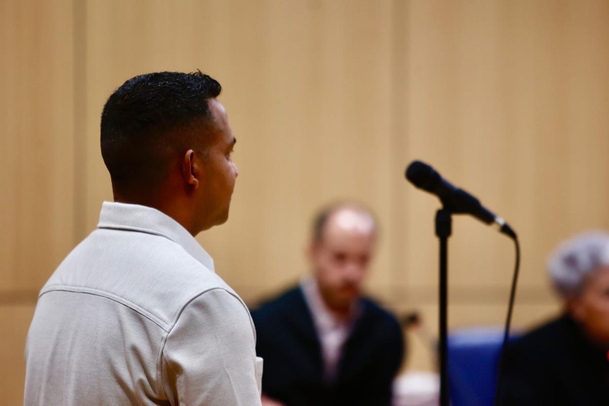 El condenado por matar a un hombre de un puñetazo, durante el juicio celebrado este jueves en Valencia.