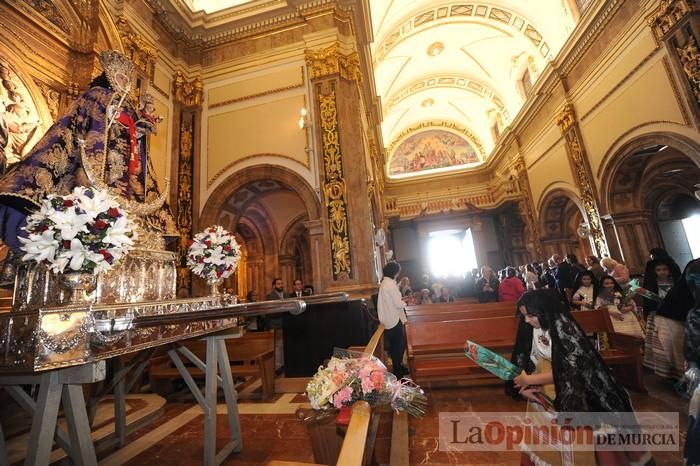 Ofrenda floral a la Virgen de las candidatas a Reina de la Huerta