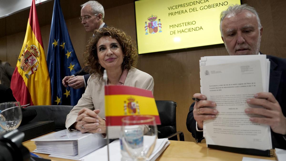 María Jesús Montero y Ángel Víctor Torres, durante el Consejo de Política Fiscal y Financiera.