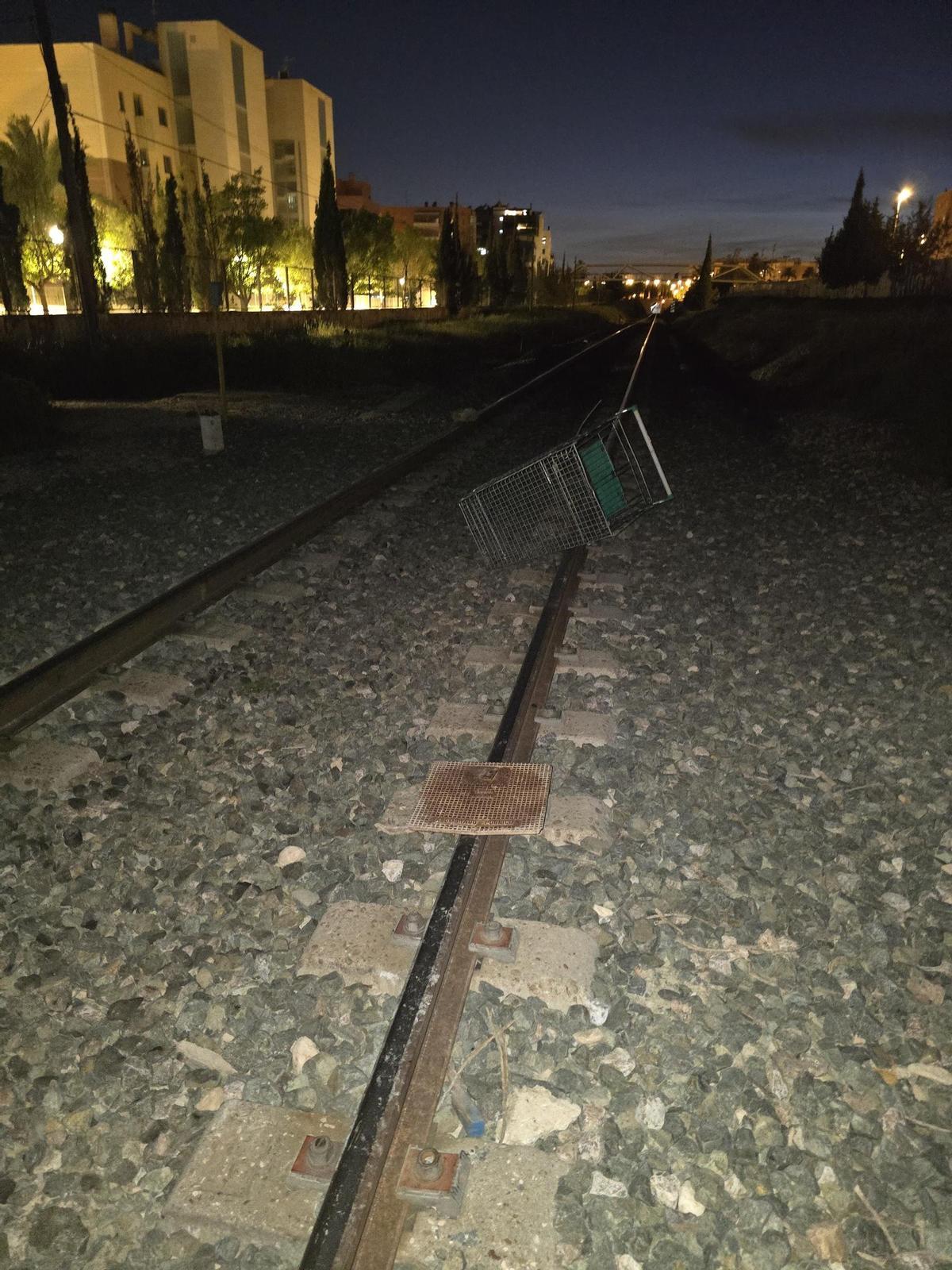 El suceso se produjo junto al barrio de Altabix, cerca de la nueva pasarela, en Elche