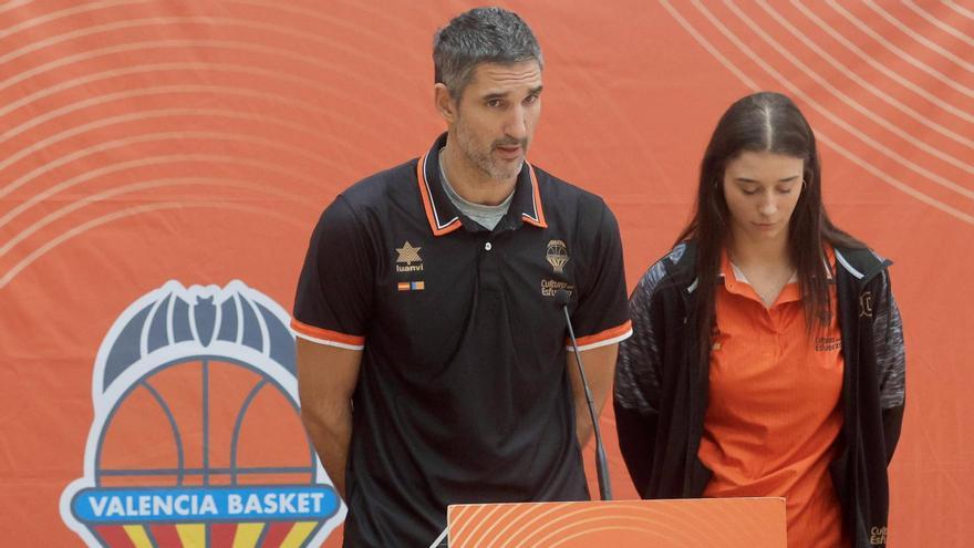 Raquel Carrera y Rubén Burgos en la presentación del acuerdo con À Punt