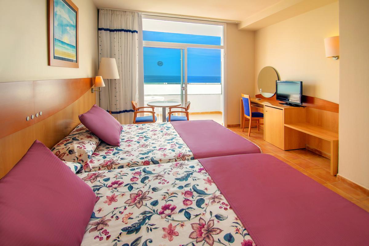 Una de las habitaciones del Hotel Marina Playa, en Mojácar.