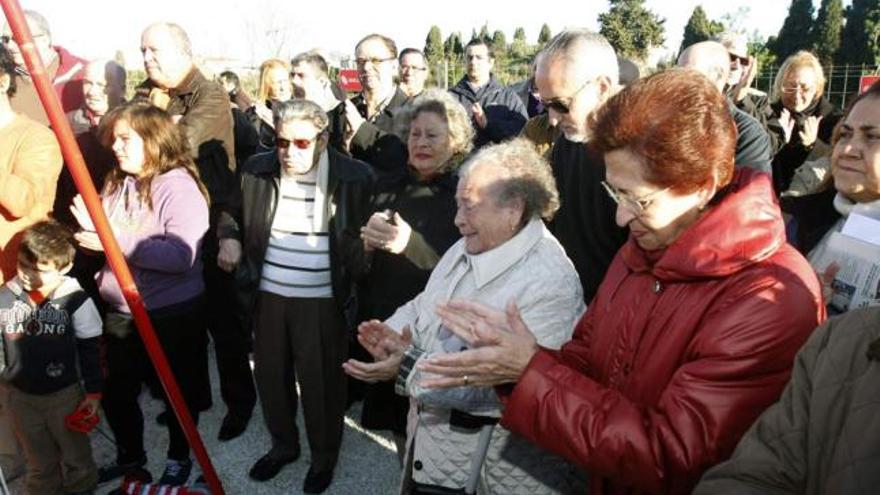 Primera piedra del monumento a los fusilados en el Cementerio de San Rafael.