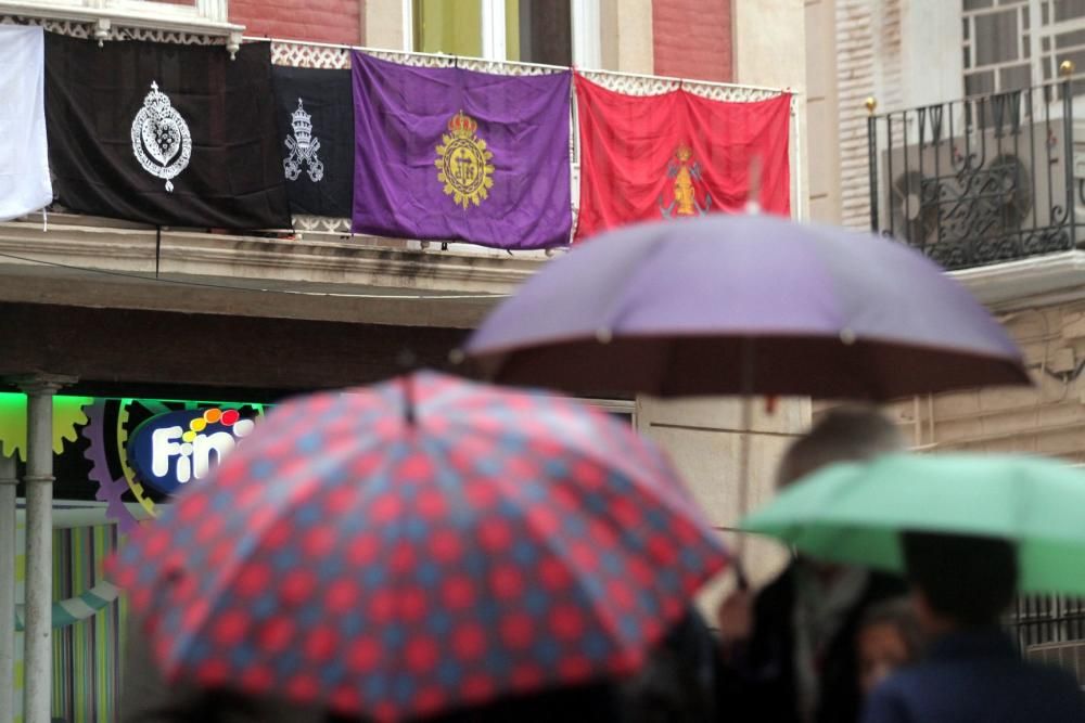 La lluvia obliga a suspender la procesión de la Piedad