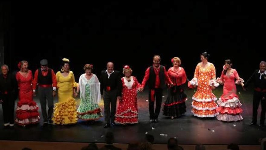 El Centro Cultural acogió la «Gala de la Primavera» de las personas mayores
