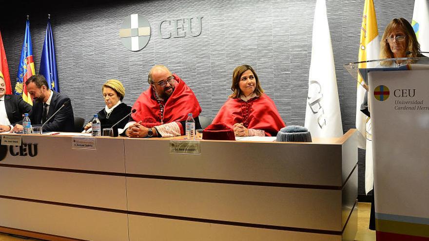 La apertura del curso oficial en el CEU de Elche.