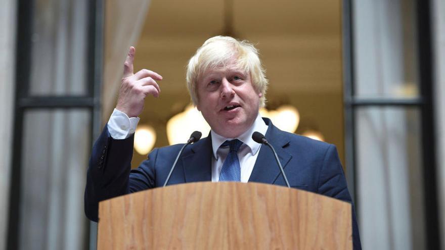 Boris Johnson, en su primera intervención pública como ministro de Exteriores. // Reuters