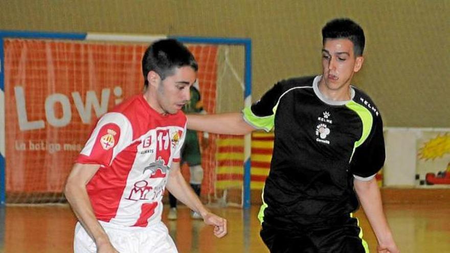 El jugador manresà Gerard, en disposició de fer una passada