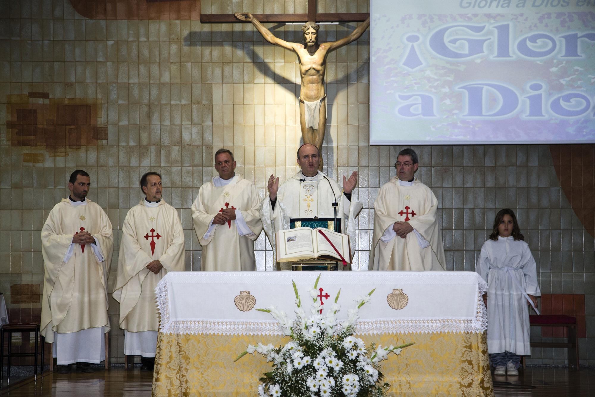 El Obispo José Ignacio Munilla visita Ibi con motivo del 50 aniversario de la parroquia de Santiago Apóstol