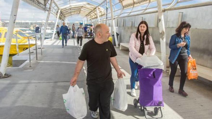 El Síndic insta al Consell a fijar un servicio público de transporte hasta Tabarca